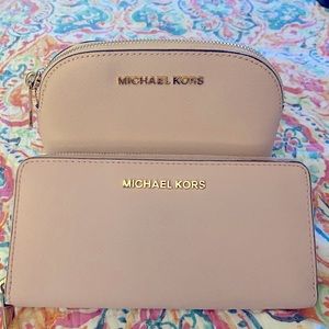 Gently Used Michael Kors Wallet and Matching Make Up Bag Set